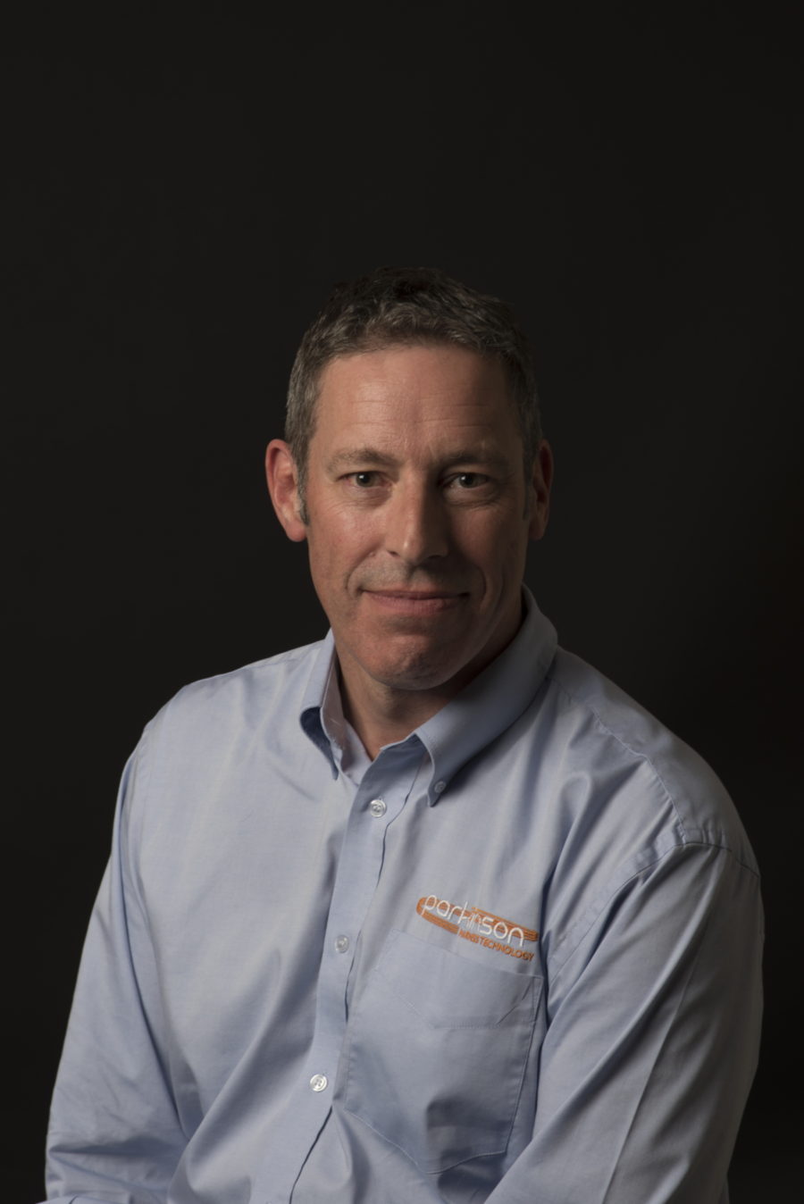 A headshot of David Earnshaw.