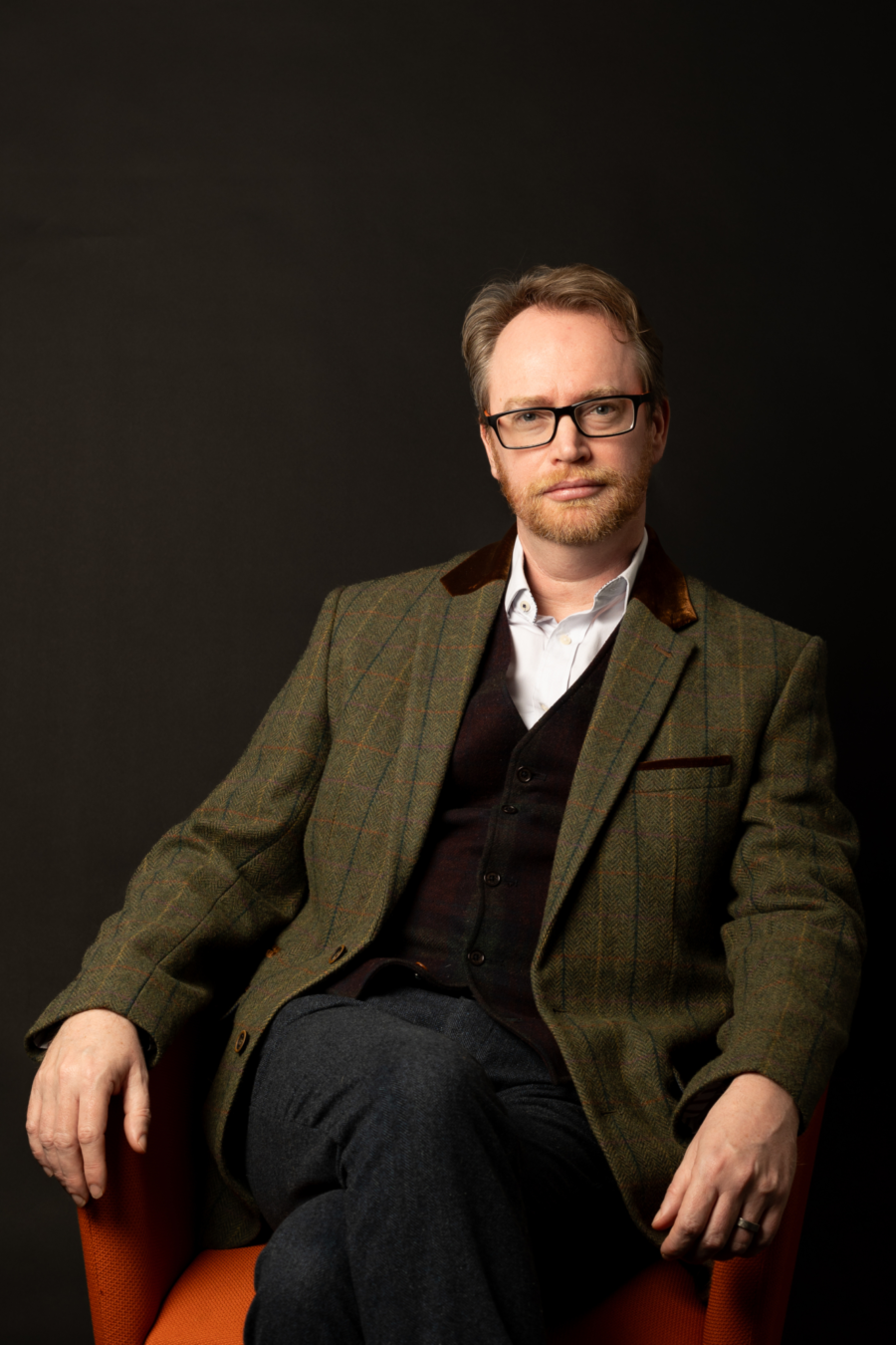 Headshot of Dr Cary Edwards.