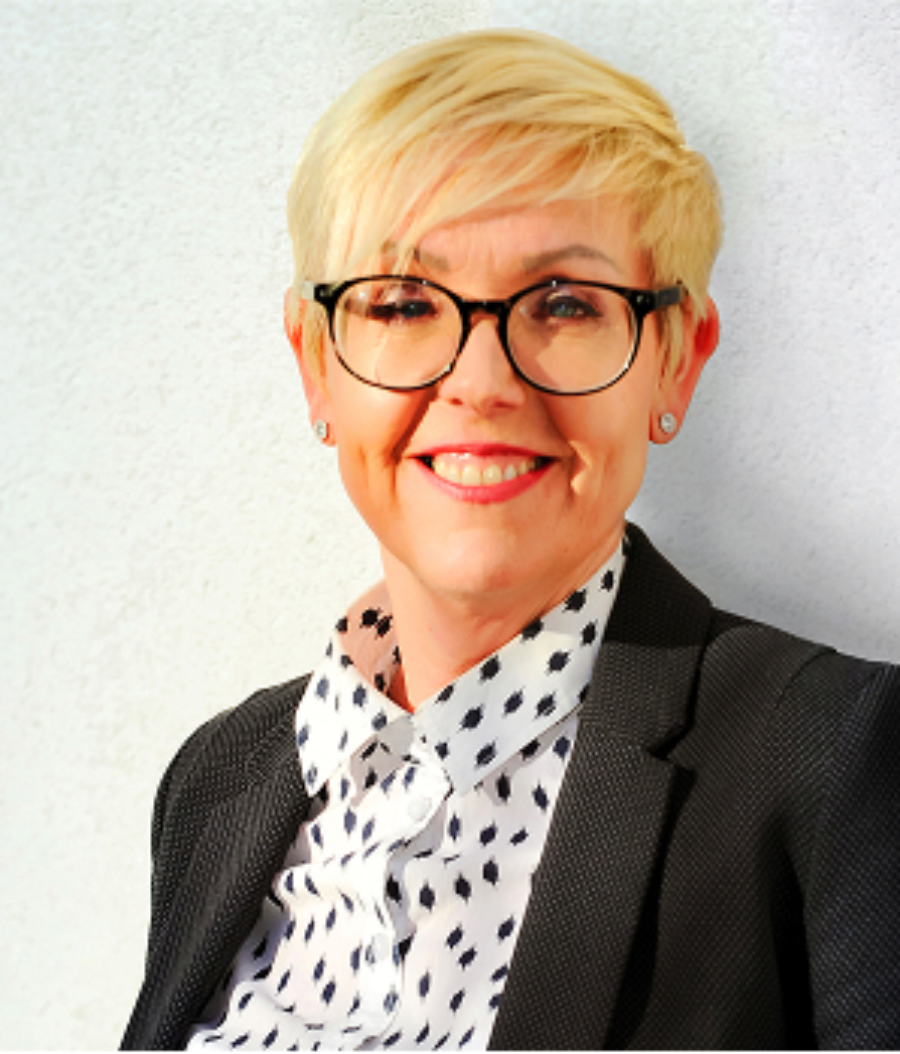 Headshot of Claire Foster.